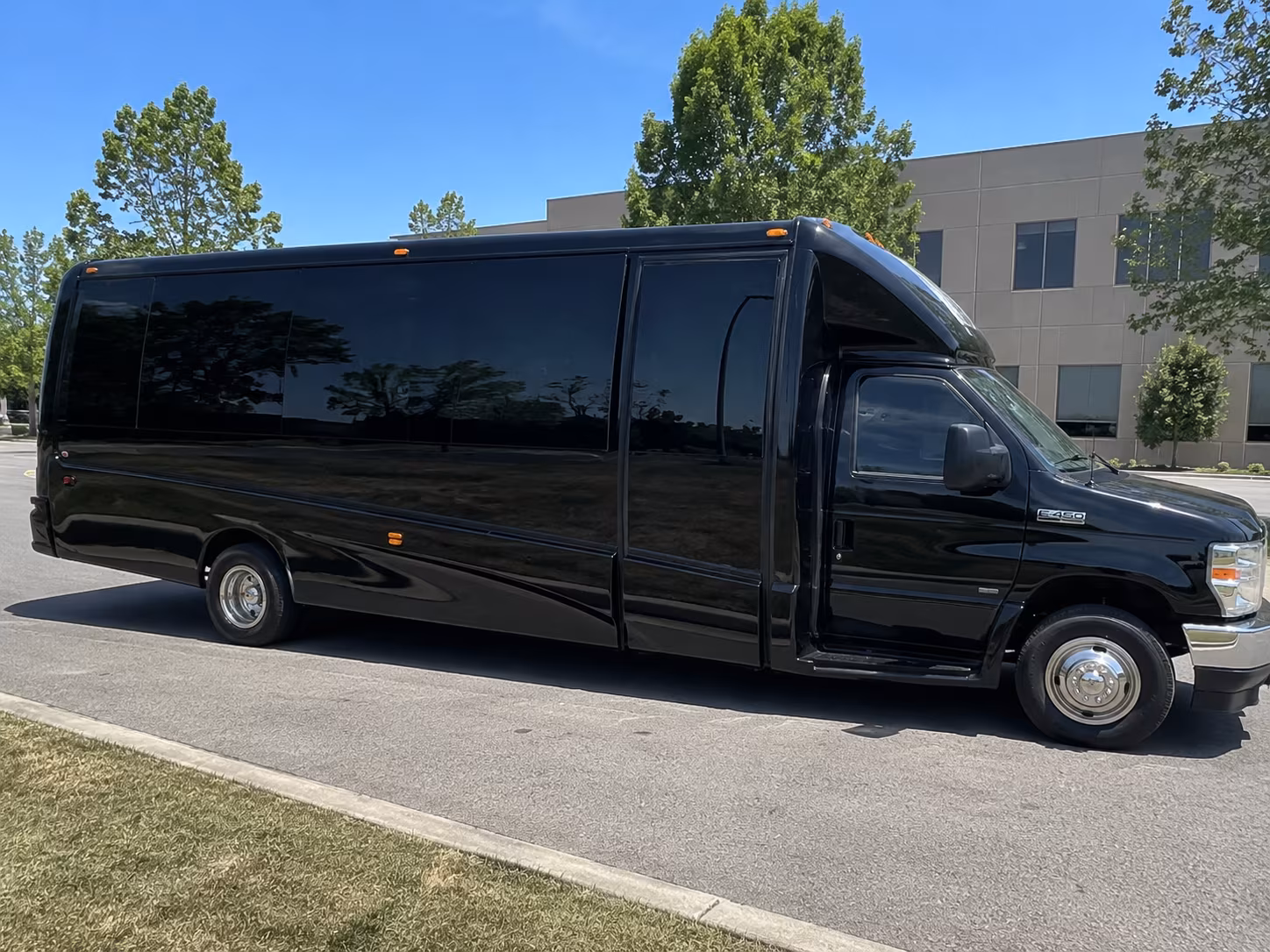 the bus type and amenities